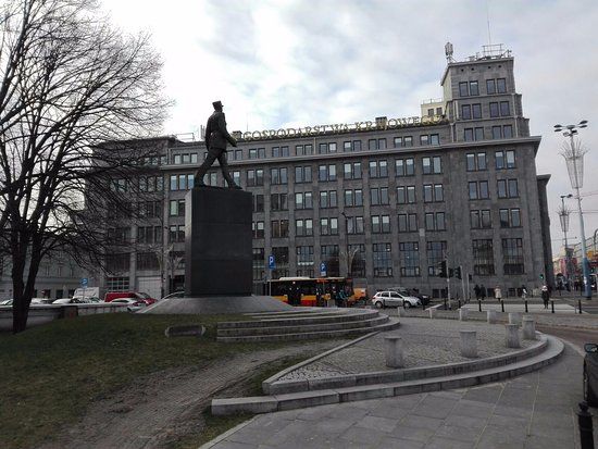 Pomnik Charles'a de Gaulle'a w Warszawie